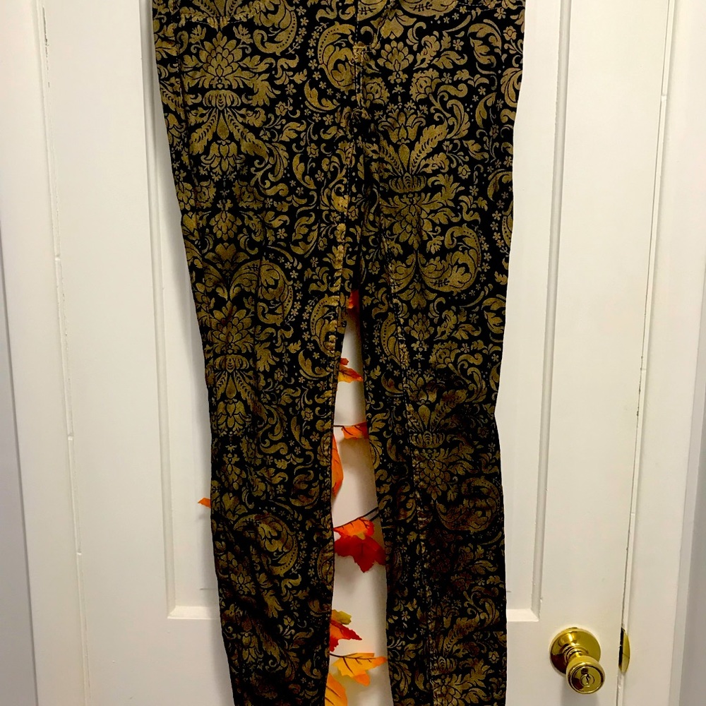5/$30 Skinny Jeans! Size 4; Good Condition